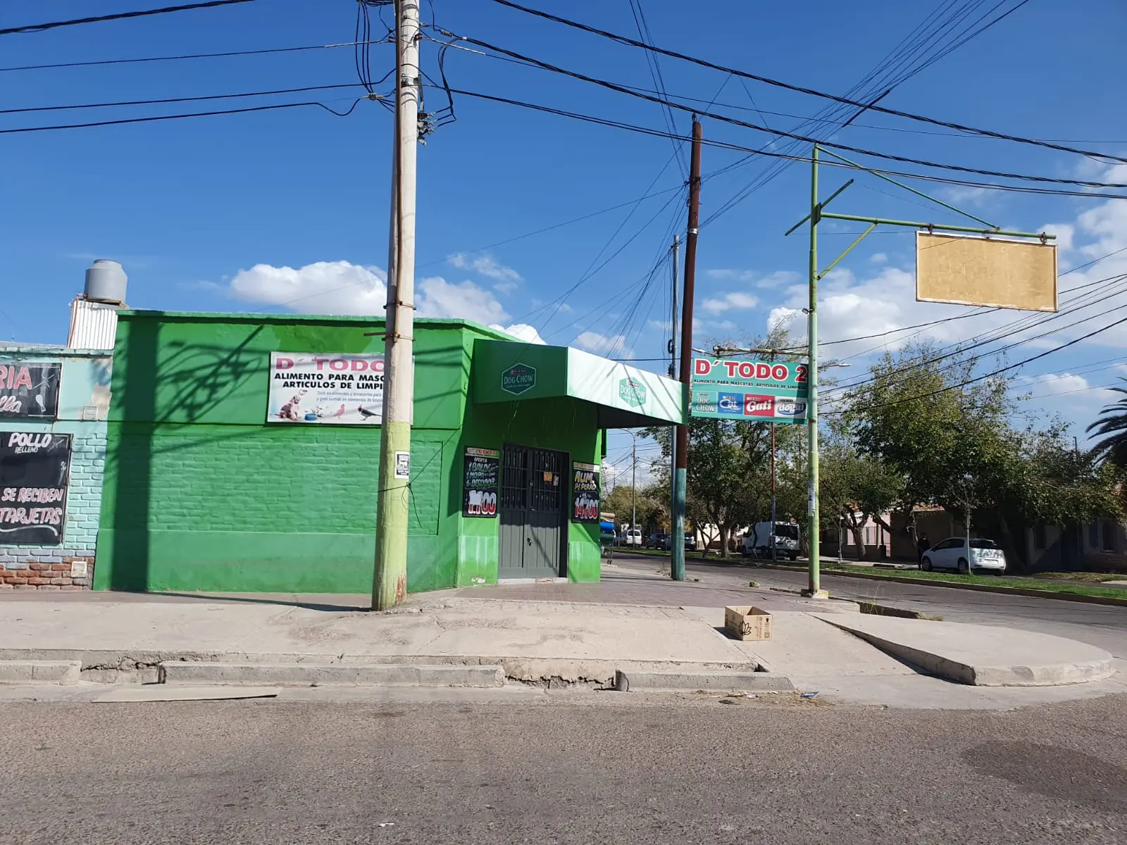 LOCALES COMERCIALES EN GUAYMALLEN