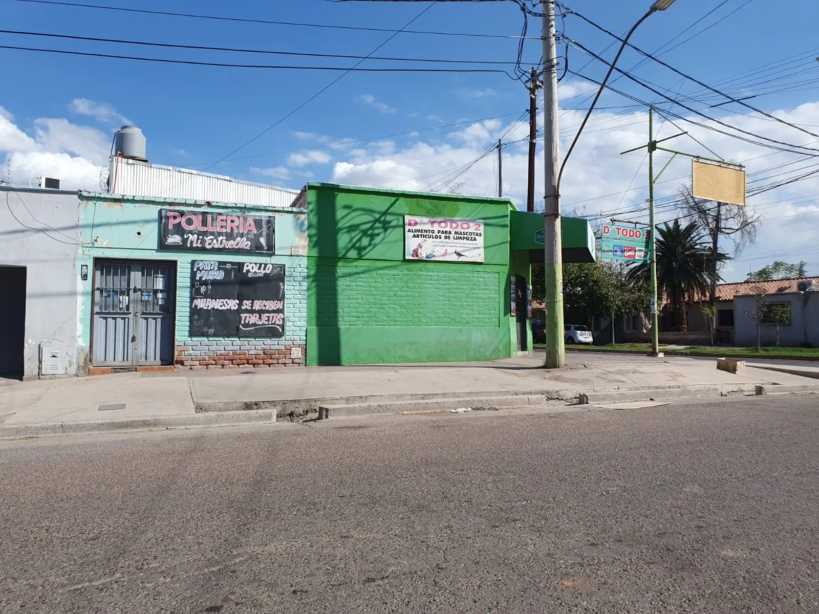 LOCALES COMERCIALES EN GUAYMALLEN