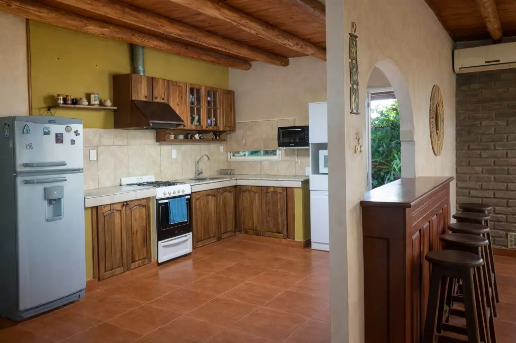 VENDO CASA EN BARRIO LOS PARRALES GUAYMALLEN