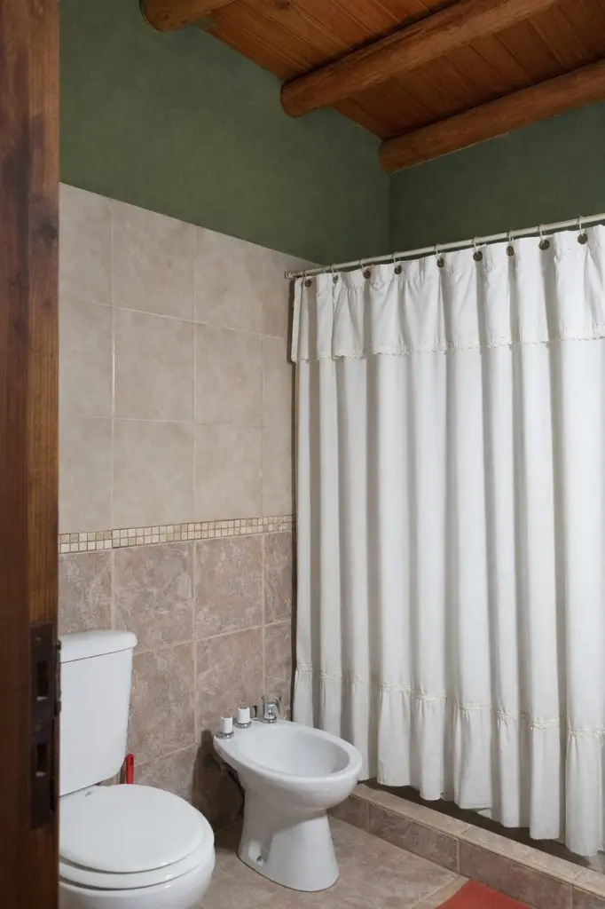 VENDO CASA EN BARRIO LOS PARRALES GUAYMALLEN
