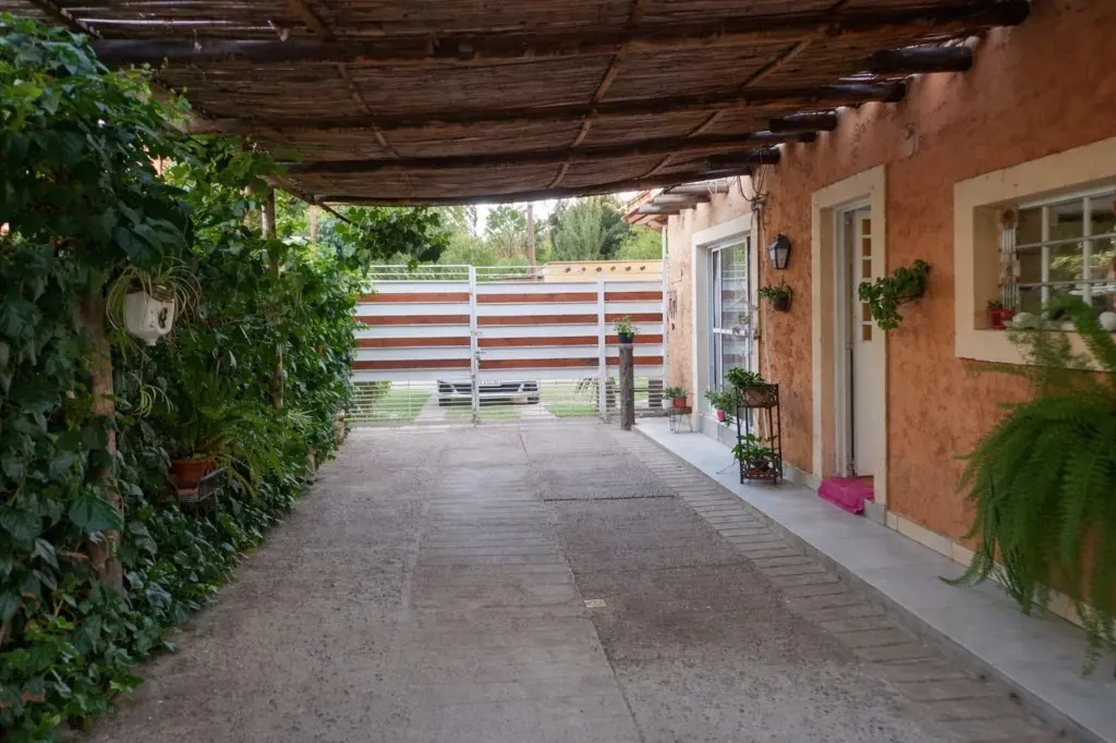 VENDO CASA EN BARRIO LOS PARRALES GUAYMALLEN