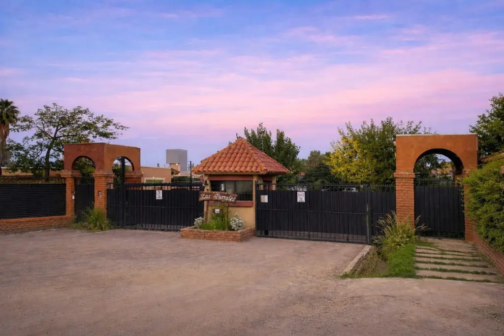 VENDO CASA EN BARRIO LOS PARRALES GUAYMALLEN