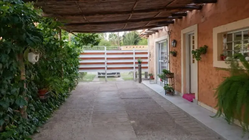 VENDO CASA EN BARRIO LOS PARRALES GUAYMALLEN