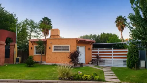 VENDO CASA EN BARRIO LOS PARRALES GUAYMALLEN
